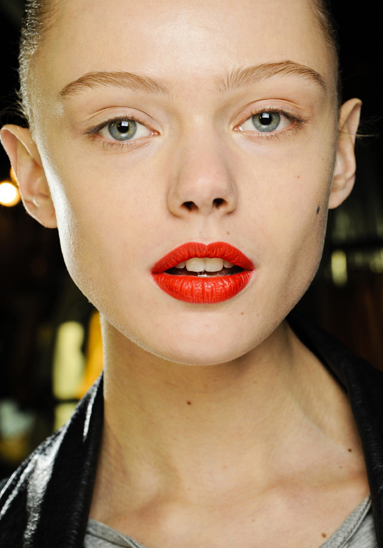 nude-skin-naked-eyes-buze-a-la-rick-owens-in-vogue-fr.jpg