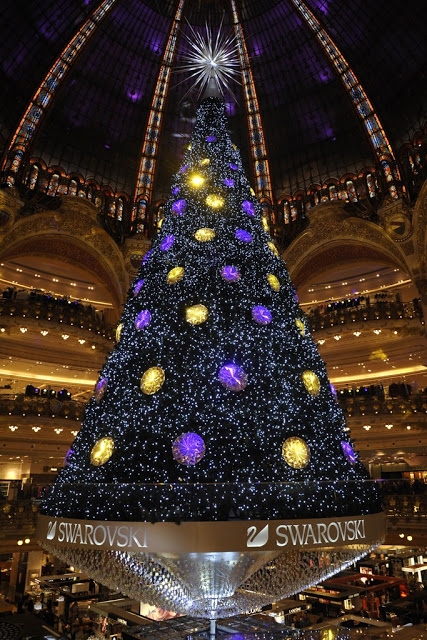galeries-lafayette-christmas-windows-by-luois-vuitton-2012-5.jpg