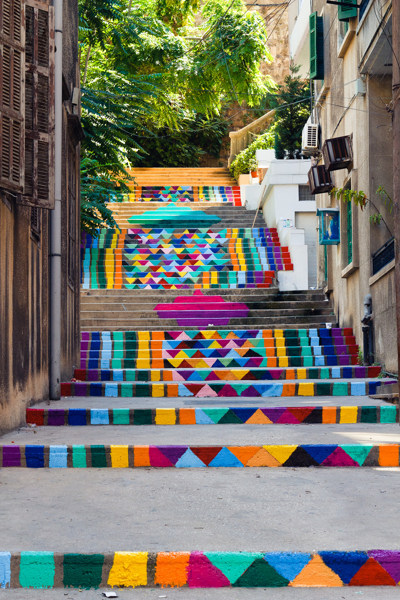 street-art-on-the-steps-of-beirut-by-dihzahyners.jpg